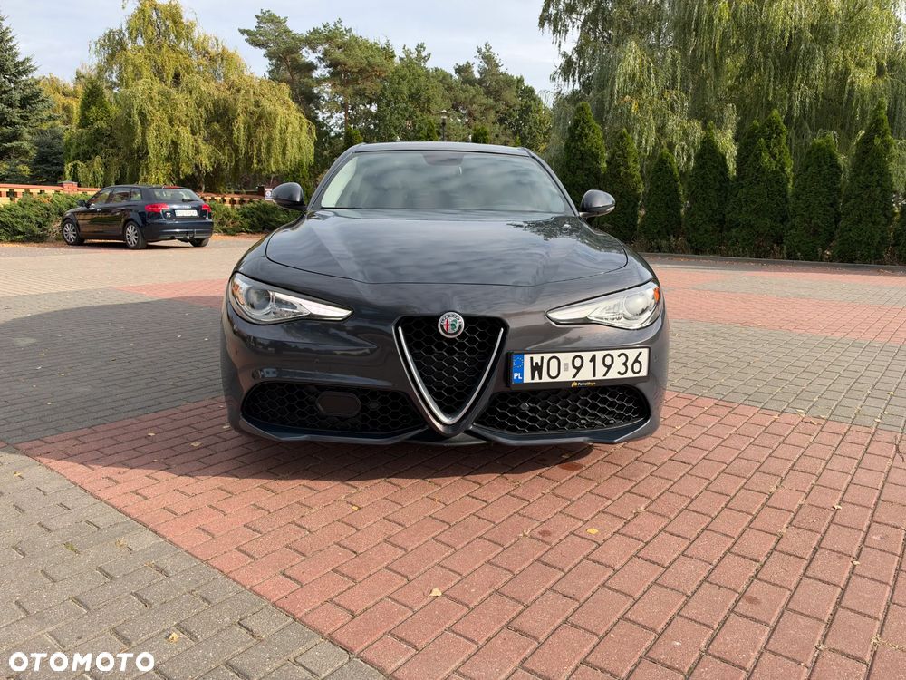 Alfa Romeo Giulia 2019 photo 2