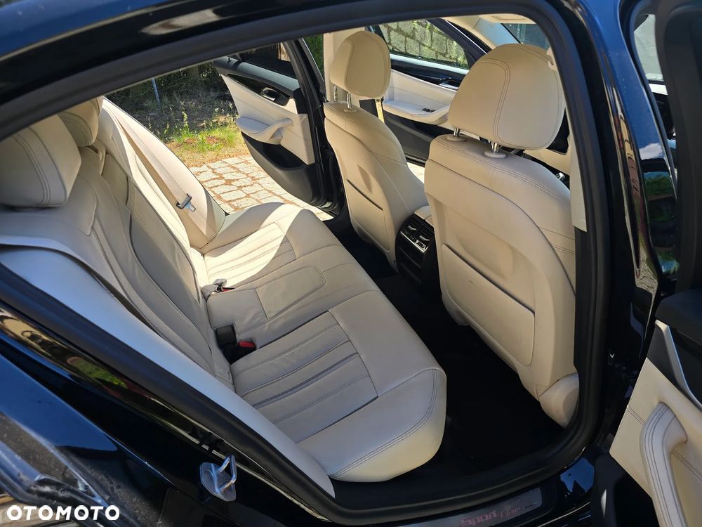BMW Seria 5 520d xDrive Sport Line sport - 13