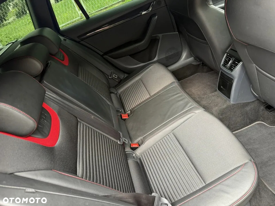 Skoda Octavia 2.0 TSI RS - 34