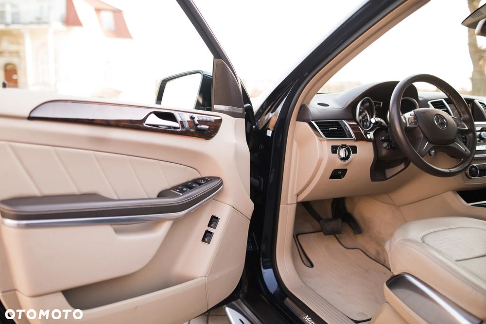 Mercedes-Benz GL 500 4Matic (BlueEFFICIENCY) 7G-TRONIC - 10