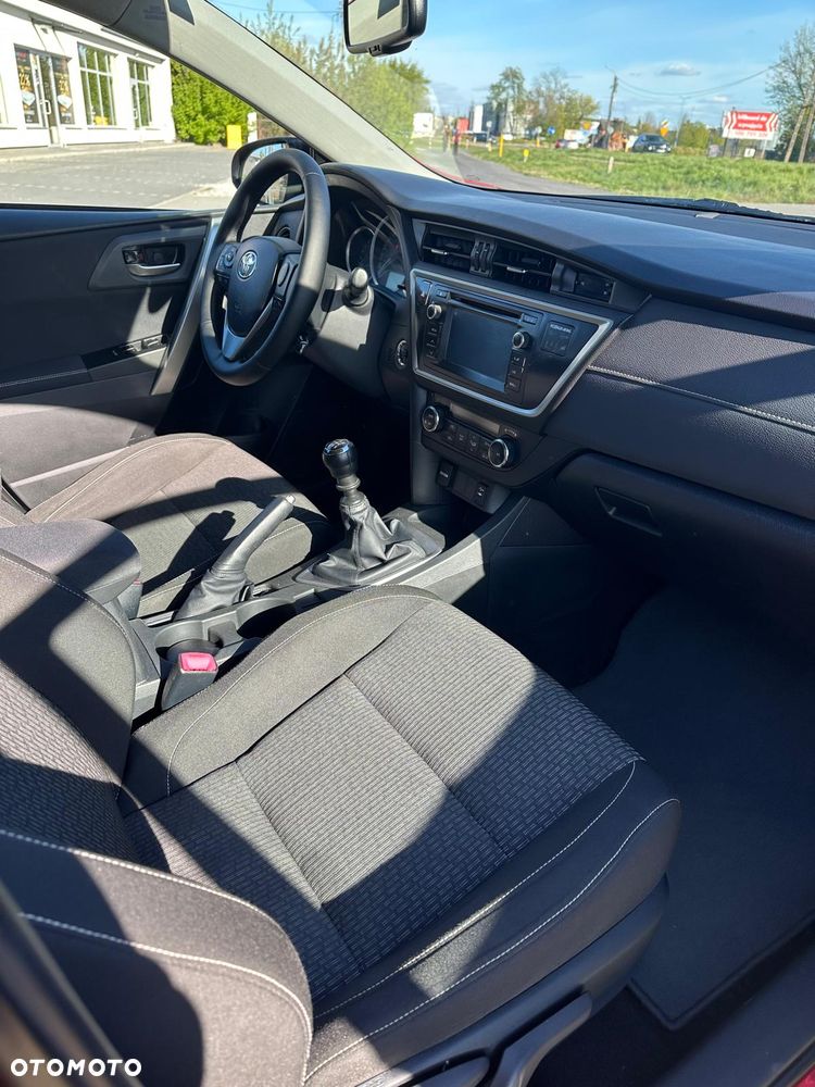 Toyota Auris 1.6 Premium Start - 10