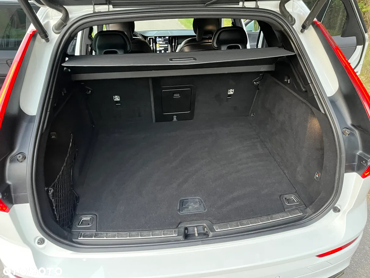Volvo XC 60 D5 SCR AWD R-Design - 31