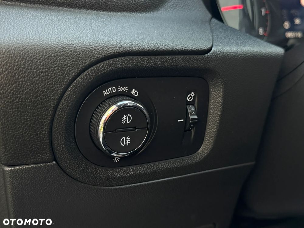 Opel Grandland X 1.2 T GPF Design Line S&S - 25