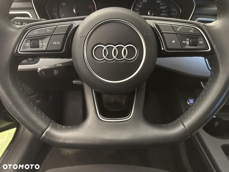 Audi A4 Limousine - 13