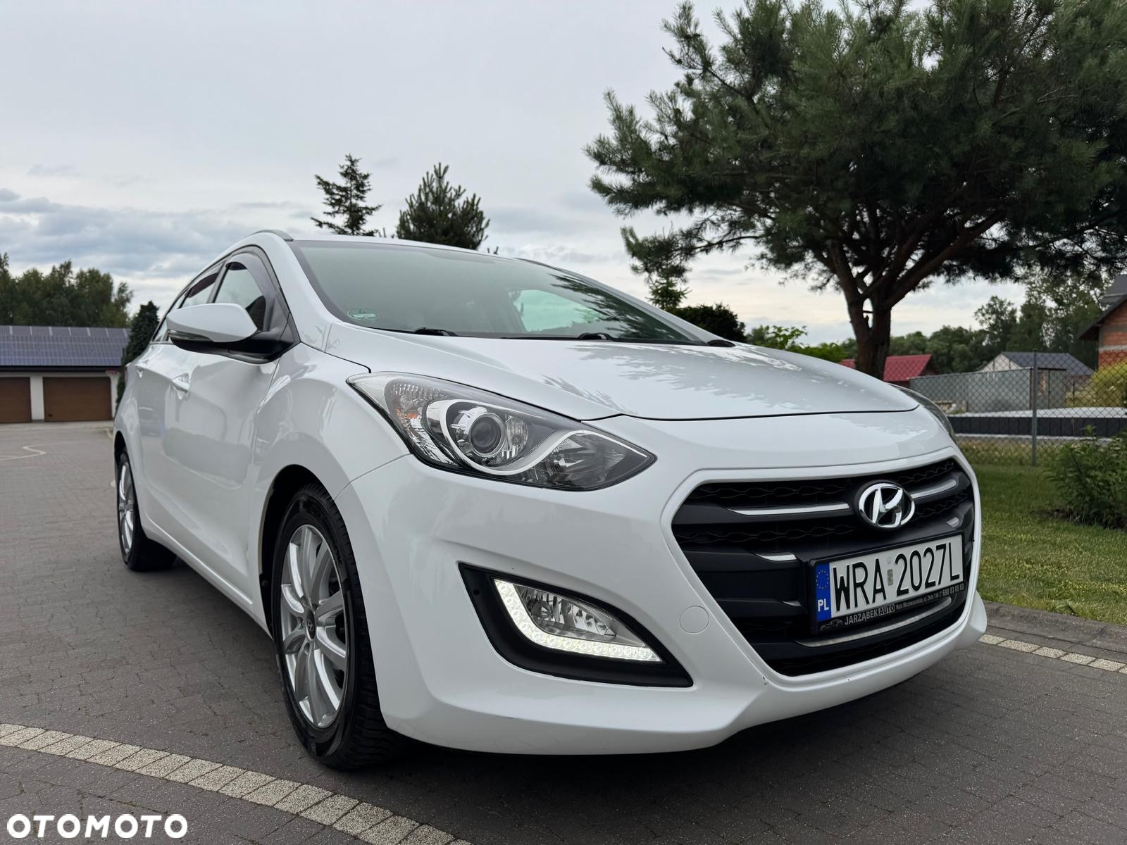 Hyundai i30 1.6 CRDI Automatik Style - 3