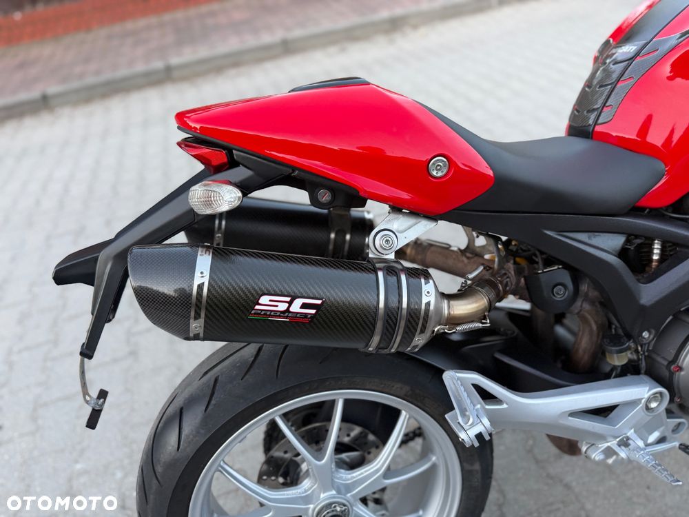 Ducati Monster - 10