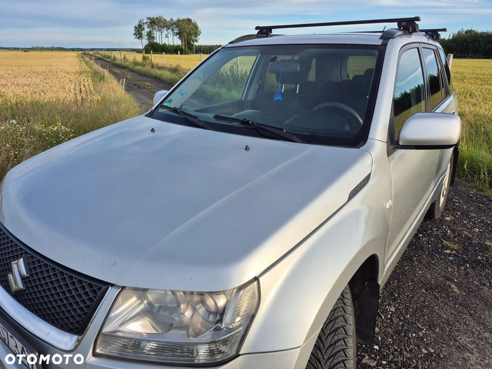 Suzuki Grand Vitara 2.0 - 9