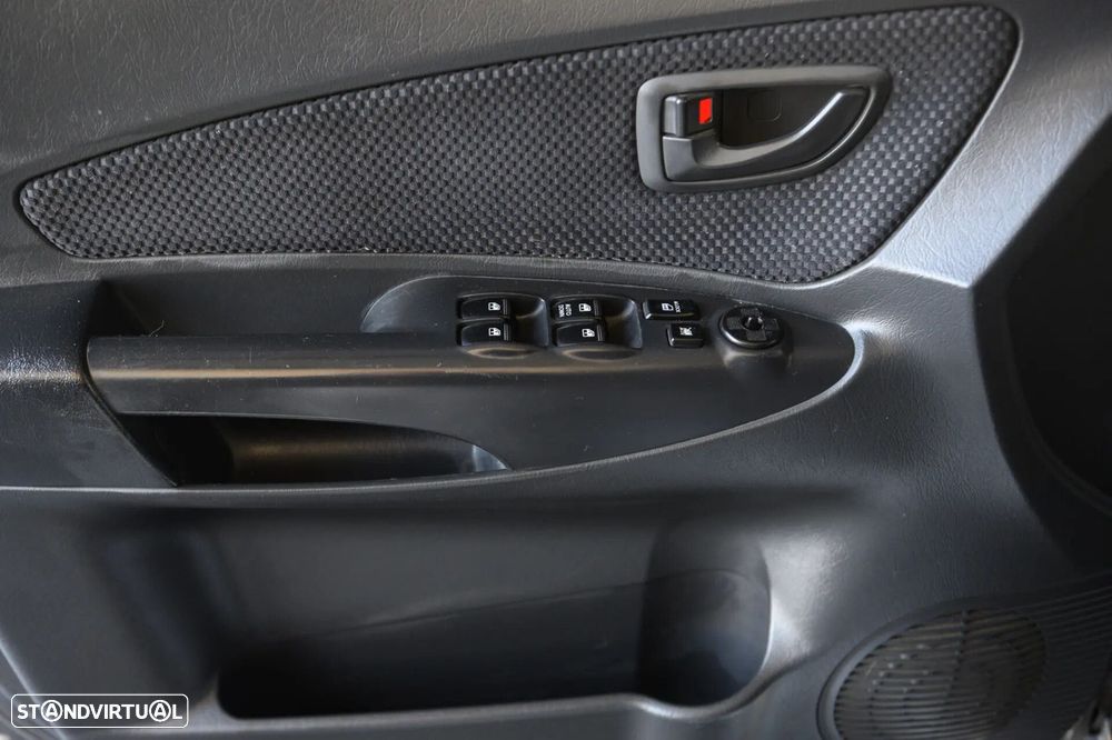 Hyundai Tucson 2.0 2WD GLS - 25