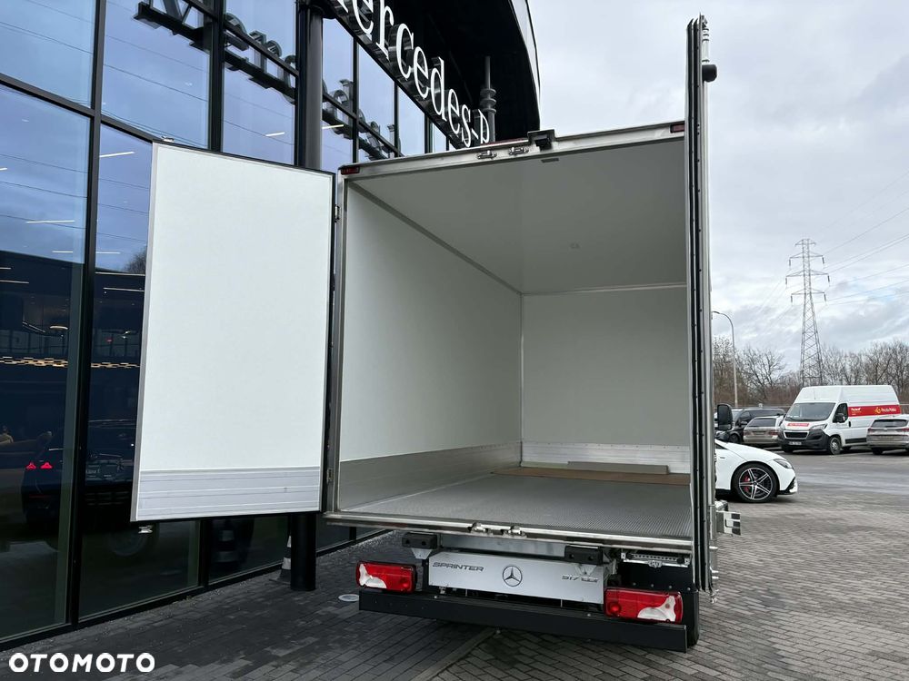 Mercedes-Benz Sprinter - 7