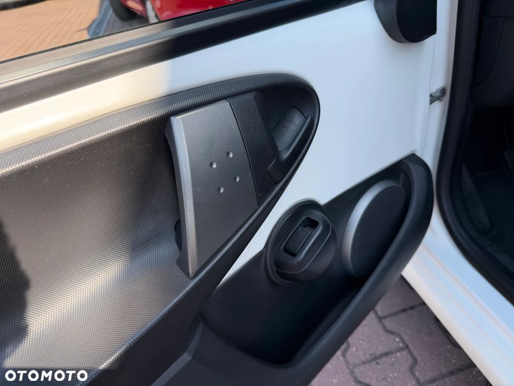 Toyota Aygo 1.0 VVT-i Sol EU5 - 13