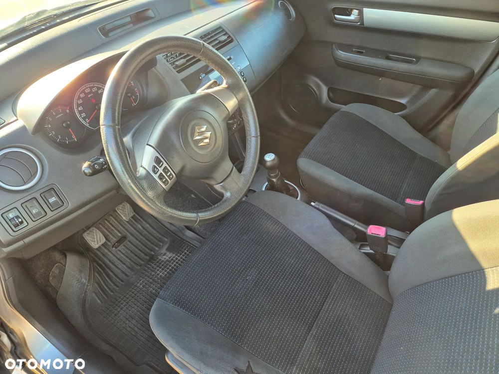 Suzuki Swift 1.3 JB Edition - 7