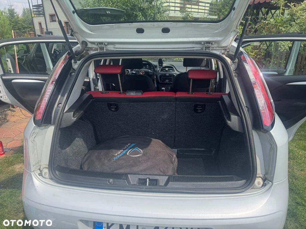 Fiat Punto 2012 photo 2