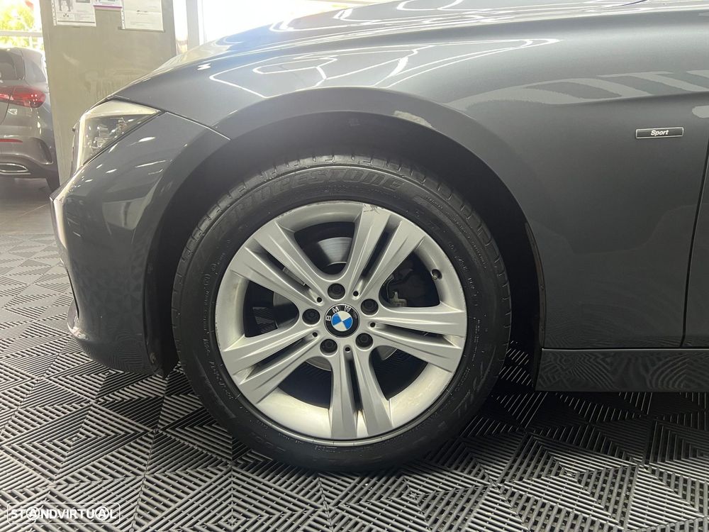 BMW 318 d Touring Navigation Sport Auto - 18