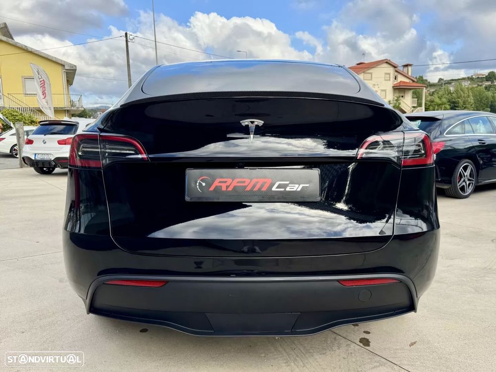 Tesla Model Y Long-Range RWD - 11