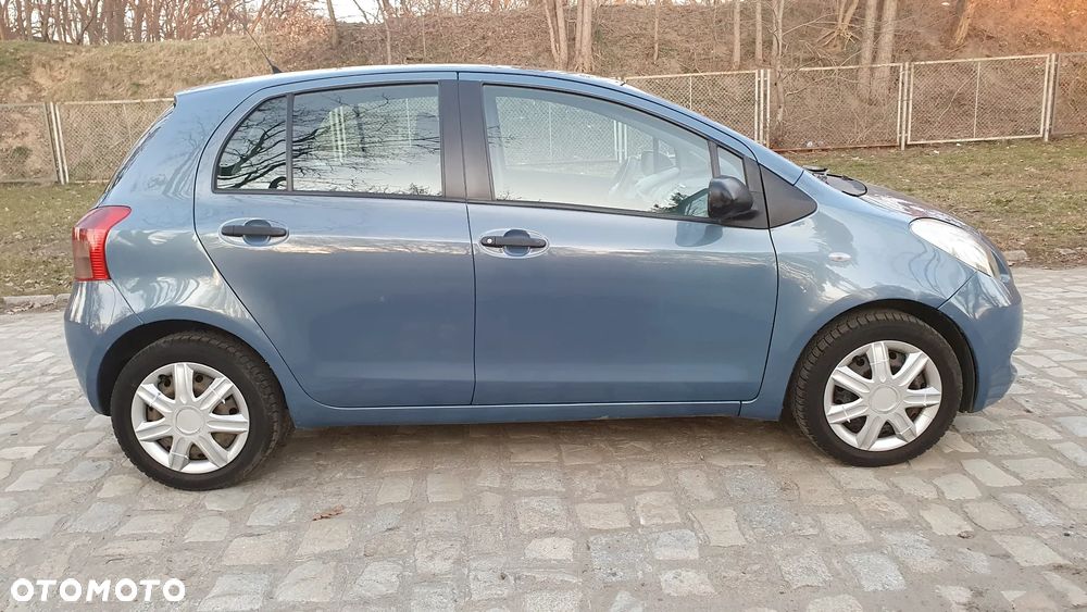 Toyota Yaris 1.3 Luna - 4