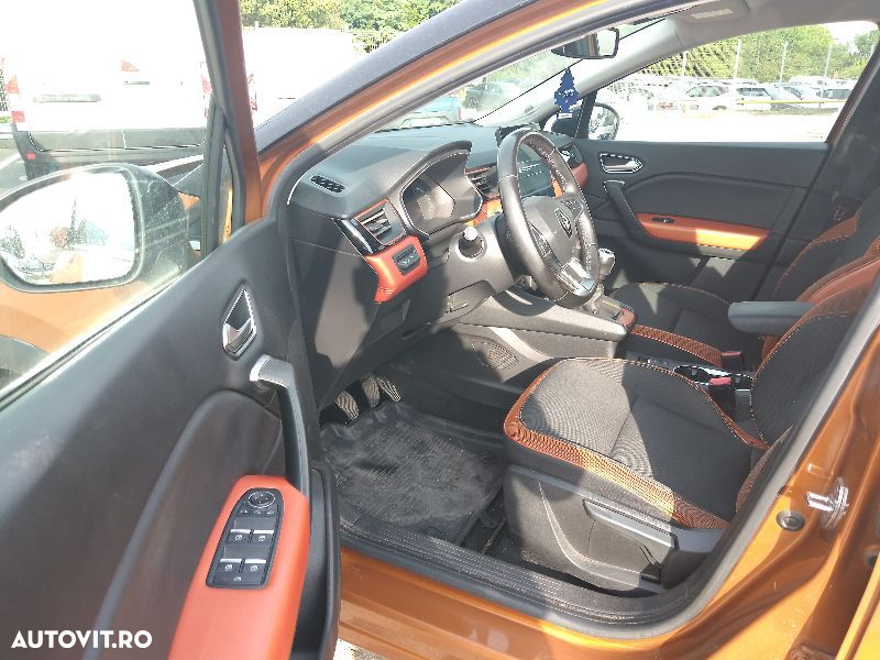 Renault Captur - 23