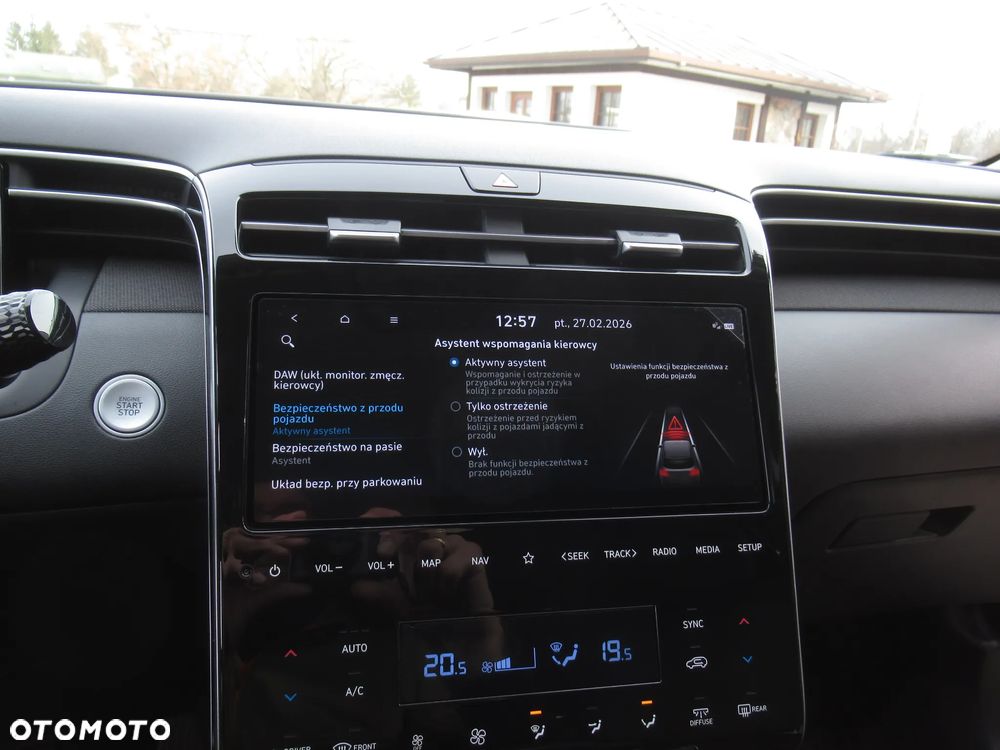 Hyundai Tucson 1.6 T-GDi HEV Executive 2WD - 23