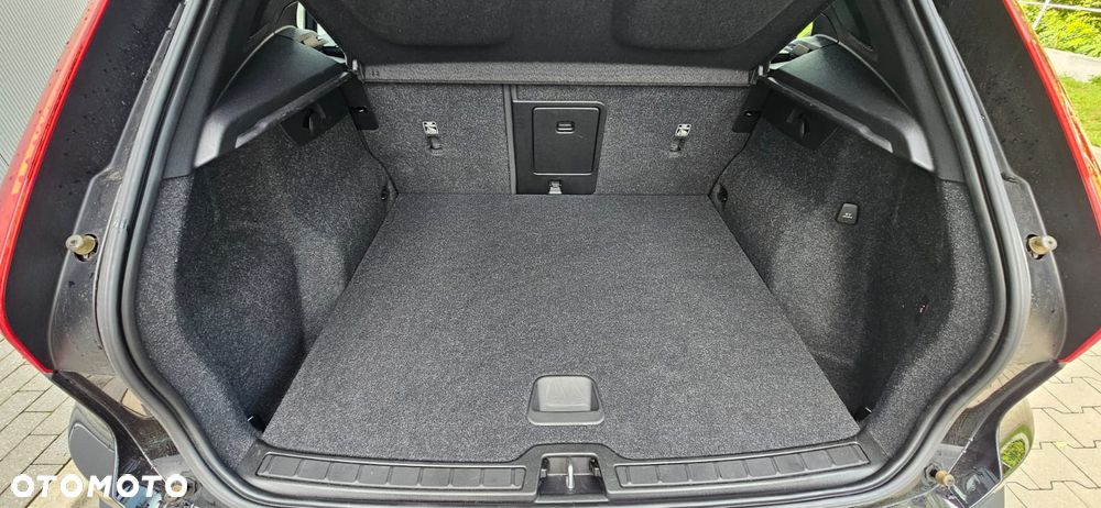 Volvo XC 40 T3 Momentum Pro - 14