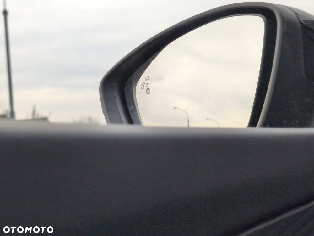 Peugeot 2008 54kWh GT - 24