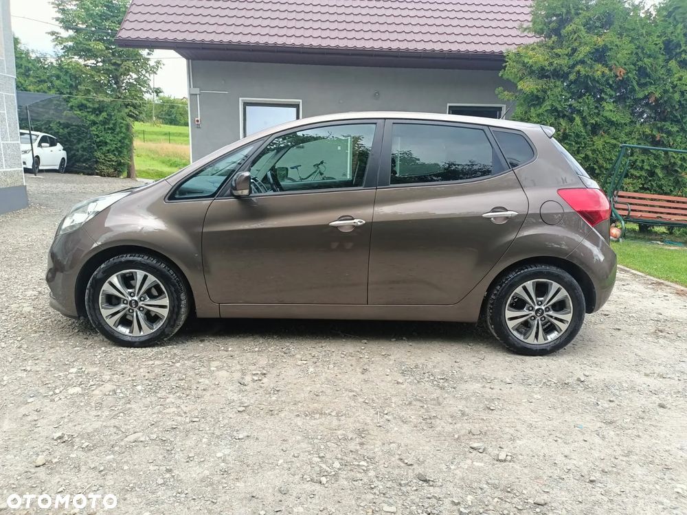 Kia Venga - 8