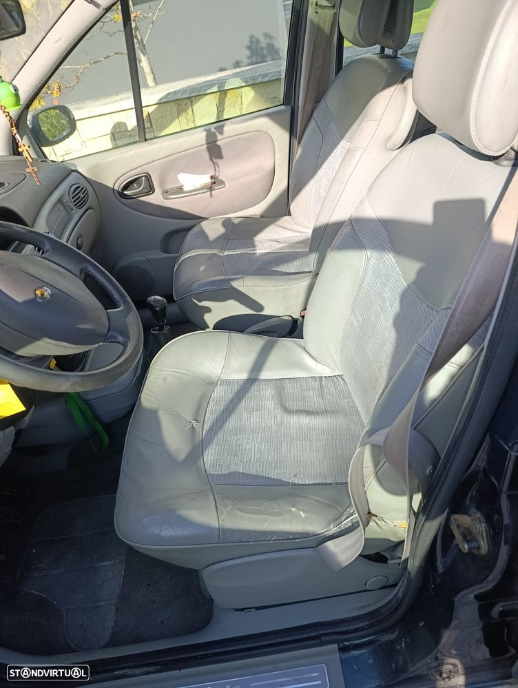 Renault Mégane Scénic - 2