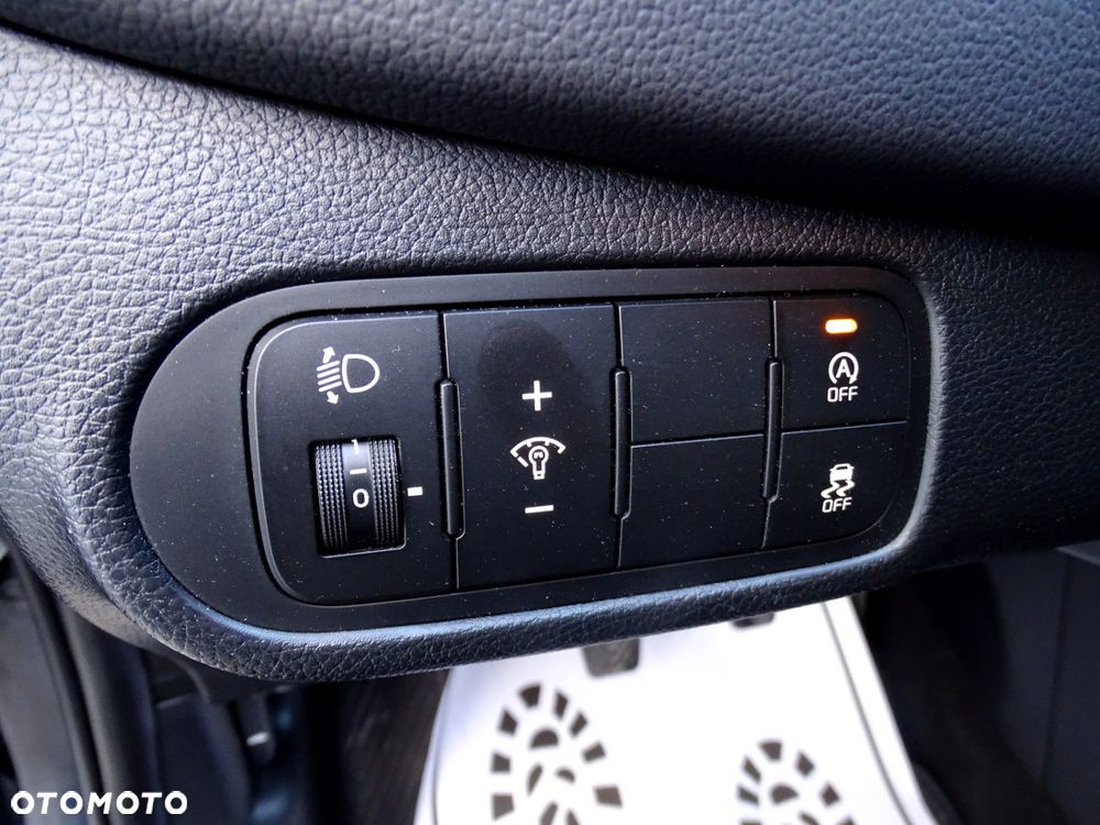 Kia Carens 1.7 CRDi M 7os EU6 - 10