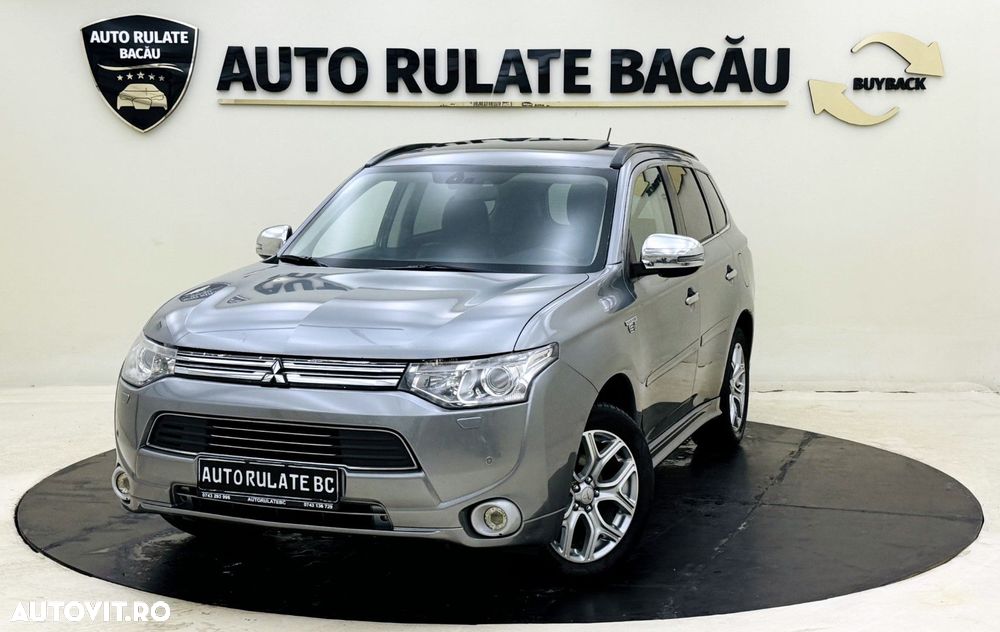 Mitsubishi Outlander - 2