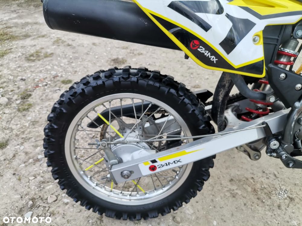 Suzuki DR-Z - 9