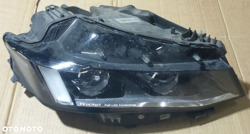 Peugeot 508 Reflektor Prawy 89915014