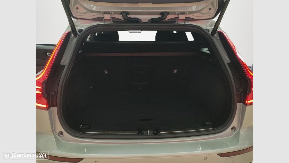 Volvo V60 2.0 T6 AWD TE Plus Dark - 17