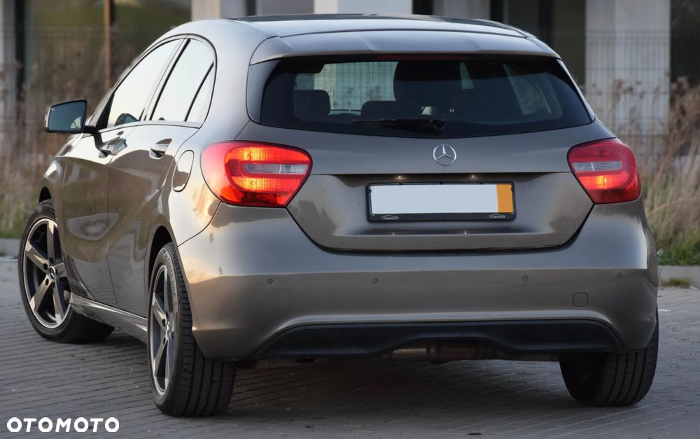 Mercedes-Benz Klasa A 180 BlueEfficiency Edition - 18