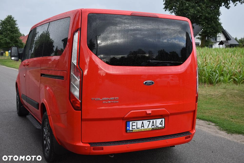Ford Tourneo Custom - 8