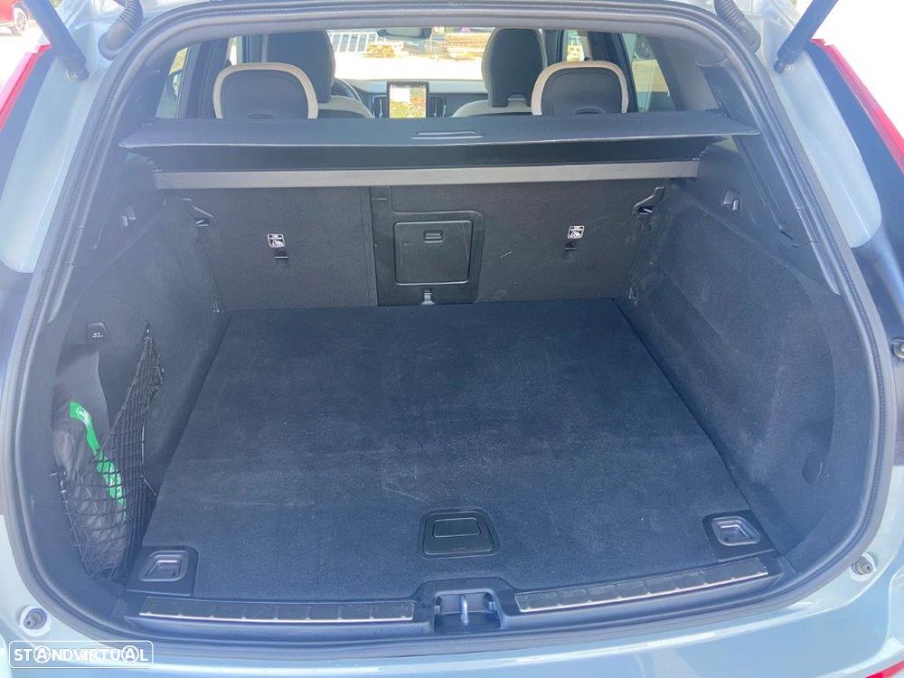 Volvo XC 60 2.0 T6 PHEV Plus Bright - 16