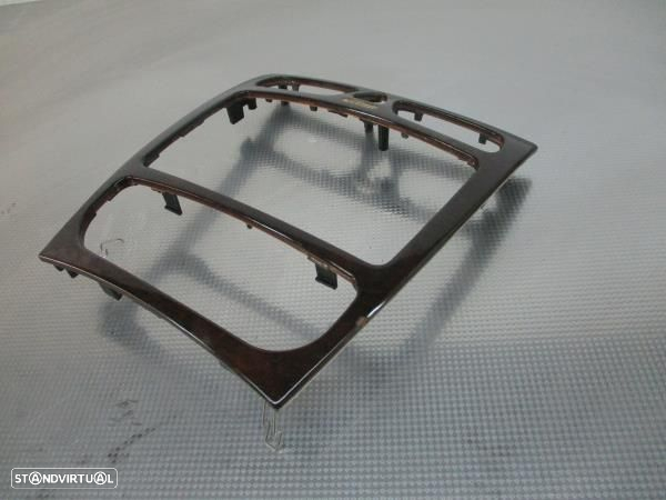 Moldura / Estrutura Consola Central / Rádio Mercedes-Benz C-Class (W20 - 4