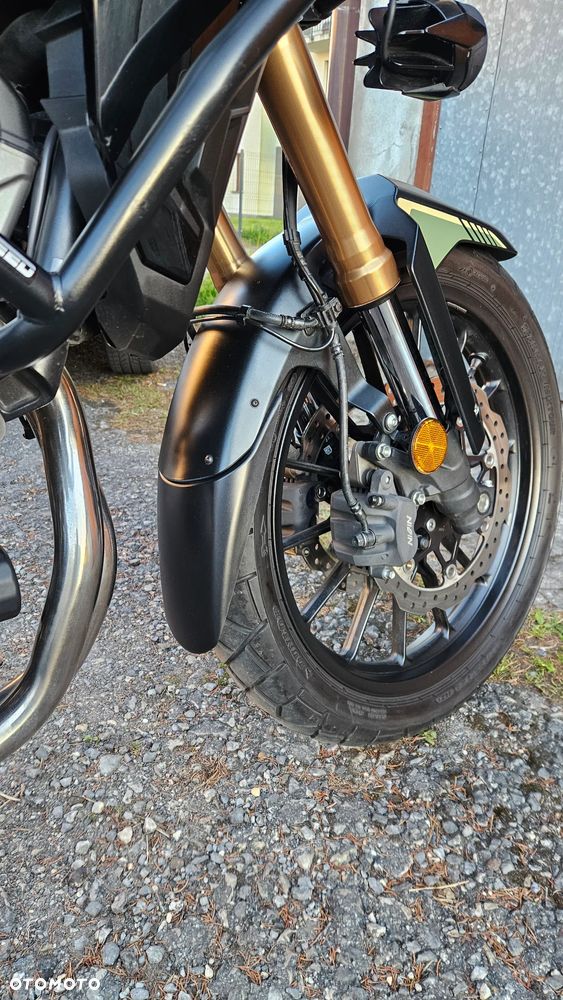 Honda CB - 12