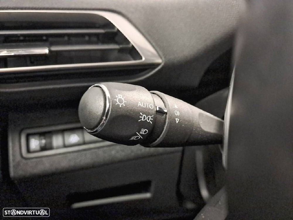 Peugeot 3008 1.2 PureTech Allure Pack EAT8 - 14