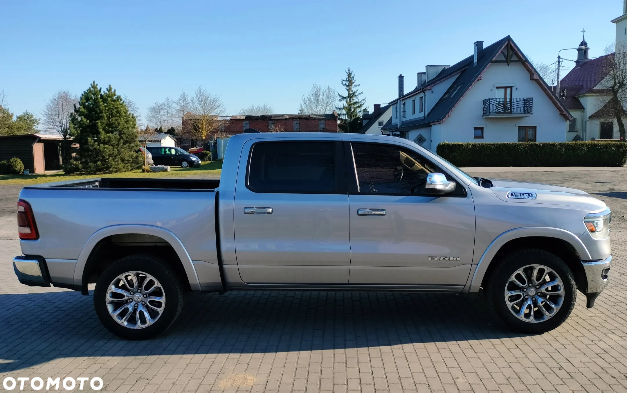 RAM 1500 Crew Cab Shortbed Laramie - 10
