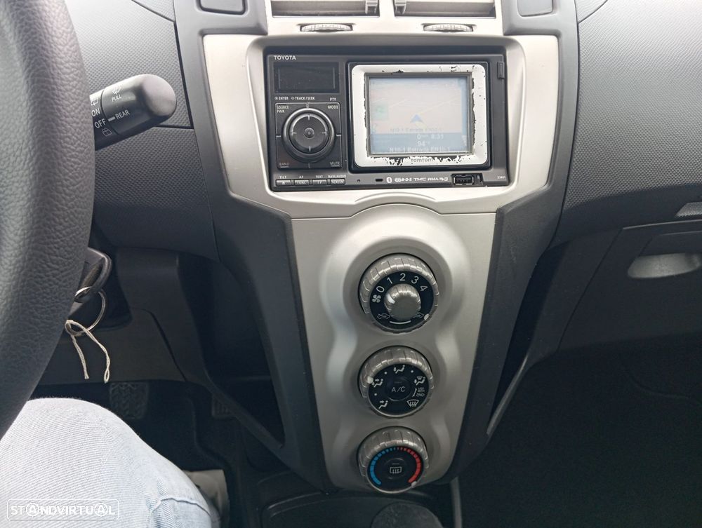 Toyota Yaris 1.4 D-4D AC - 9