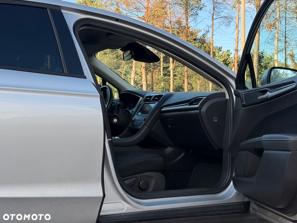 Ford Mondeo - 8