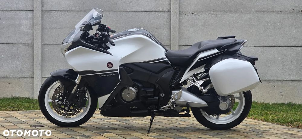 Honda VFR - 11