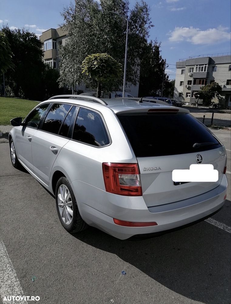 Skoda Octavia 2.0 TDI DSG Ambition - 4