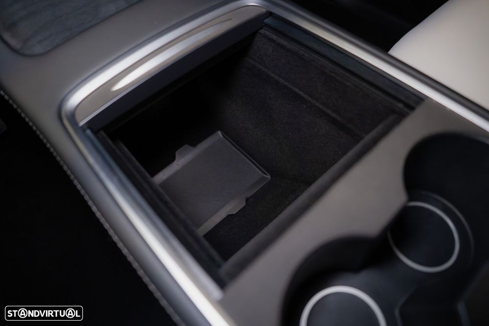 Tesla Model Y Long Range Dual Motor AWD - 46
