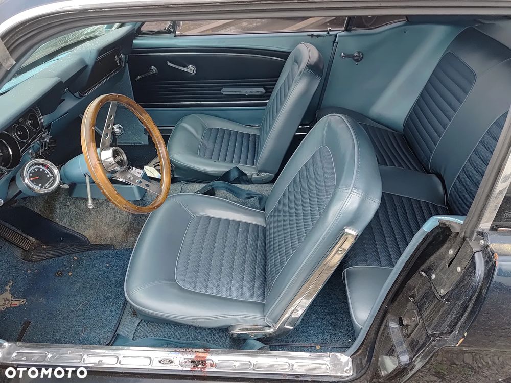 Ford Mustang - 30