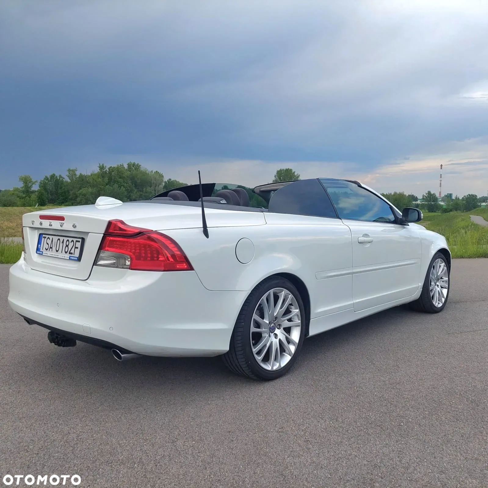 Volvo C70 D3 Momentum - 12