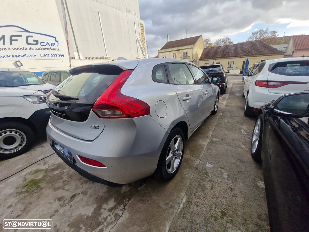 Volvo V40 D2 Geartronic Kinetic - 17