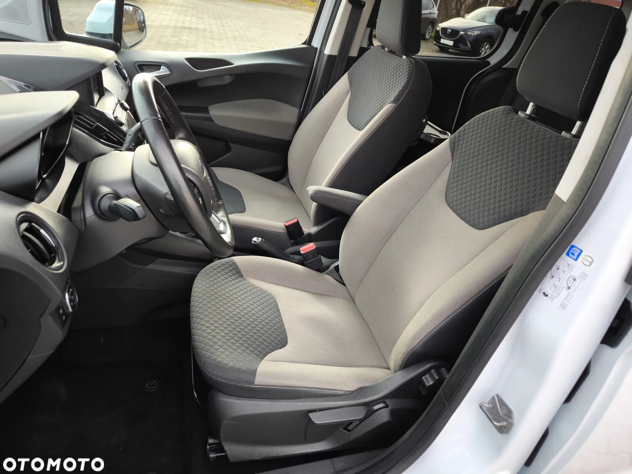 Ford Tourneo Courier 1.5 TDCi Titanium - 16