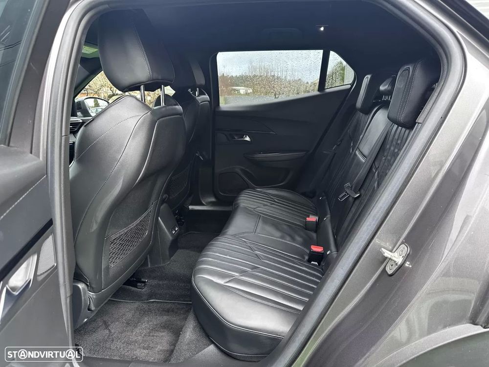 Peugeot 2008 1.2 PureTech GT - 32