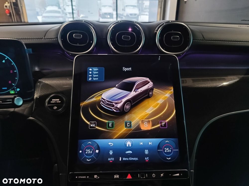 Mercedes-Benz GLC - 25