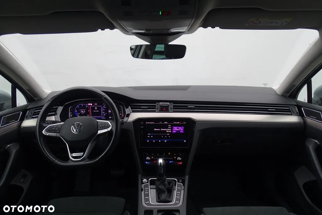 Volkswagen Passat Variant 2.0 TDI SCR DSG 4Motion Elegance - 38