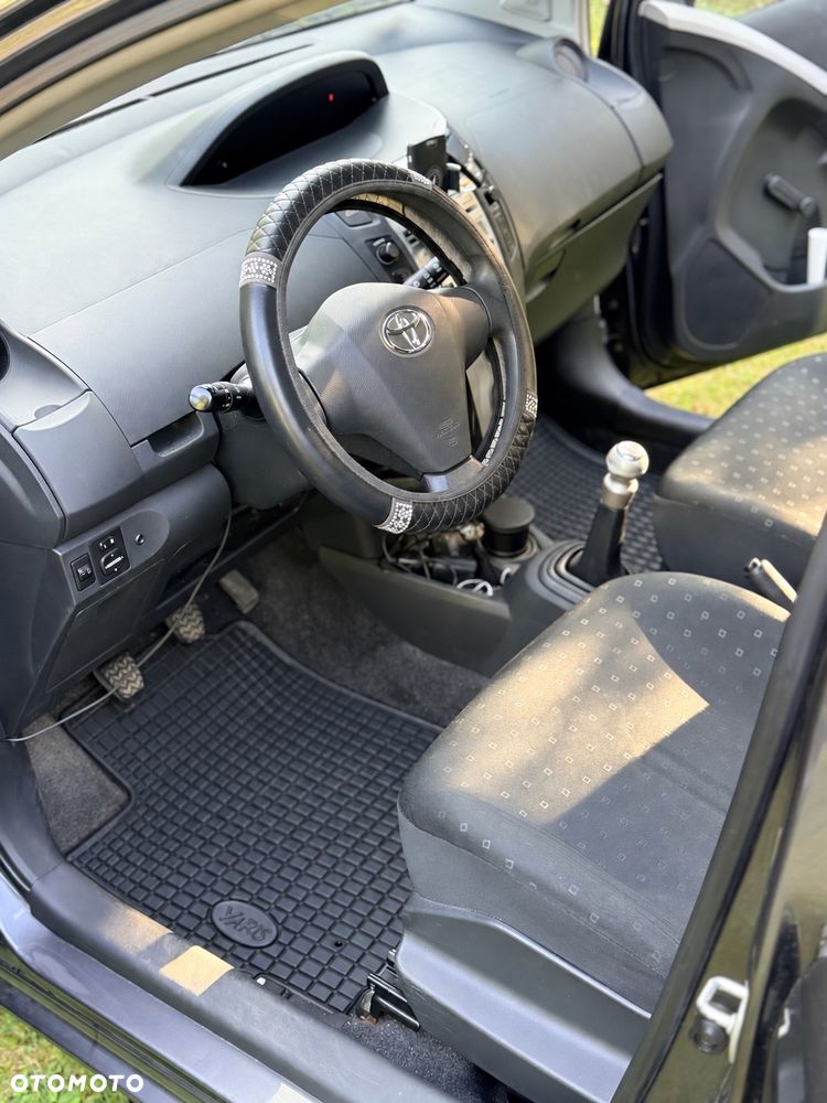 Toyota Yaris 1.3 Luna A/C - 10